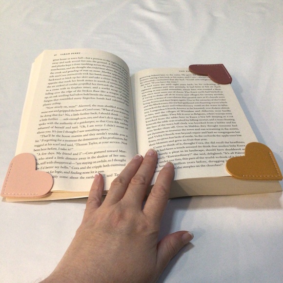 Heart- Shape Leather Corner Bookmarkers - Picture 3 of 4